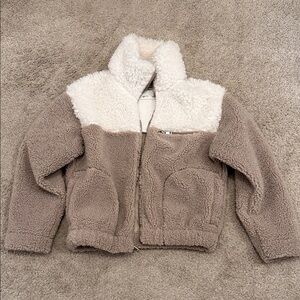Abercrombie & Fitch Women's Sherpa Puffer - Cream and Tan
